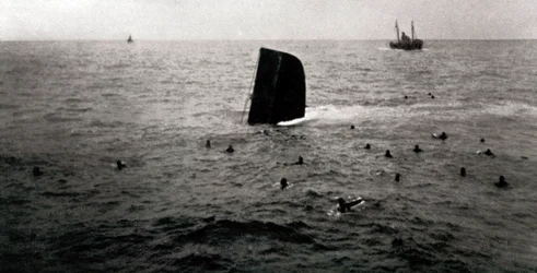 Shipwreck of the Republican submarine B6, August 1936