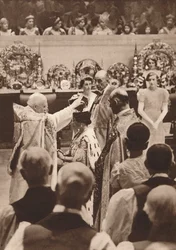 The crowning of Queen Elizabeth, wife of King George VI