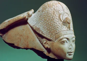 Tutankhamun wearing the Blue Crown