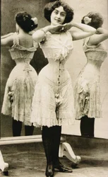 Victorian corset, end of the 1890s