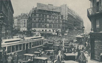 Why Paris Needs Constant Planning: Traffic Block in a Main Street