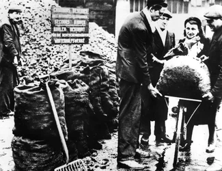 Winter Relief, Distribution of Coal, France