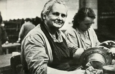 Women Aircraft Maintenance and Repair Workers, South Wales, World War II