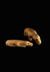 Inuit polar bears, 14th - 15th century (bone)