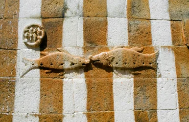 Bas-relief of two fishes on enclosure of Gomateshwara statue