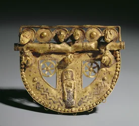 Belt-buckle with granulated decoration