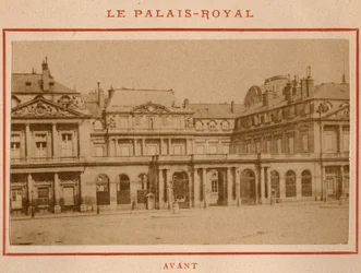 Commune of Paris (1871): view of the Palais-Royal in Paris before the fire of May 1871