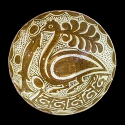 Dish imitating the chandelier