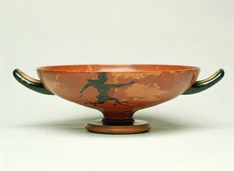 The Pursuit of Perseus, Attic black figure kylix made by The Pepaks Master, 525-520 BC
