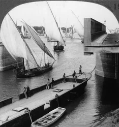 The Great Nile Bridge, Cairo, Egypt, 1905