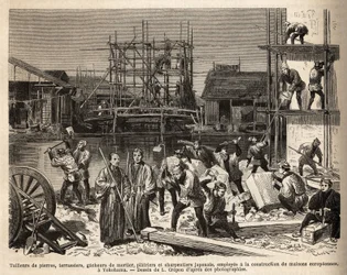 A construction site for a European house in Edo (Tokyo) with stone cutters, terrassiers, mortar gacheers, platriers and carpenters employed there. Engraving to illustrate the voyage to Japan
