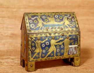 Art object: Enamelled reliquary shrine of gold and copper by Saint Thomas Becket (1118-1170), Archbishop of Canterbury. Approx. 1200. Dim. 0,16x0,142 m. Paris, National Museum of the Middle Ages, Thermes de Cluny
