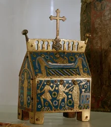 Reliquary in enamel, gold and copper by Saint Thomas Becket (1118-1170), archbishop of Canterbury - It is decorated with representations of the assassination of the archbishop on 29/12/1170 in Canterbury Cathedral and his funeral
