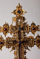 Reliquary Cross. Metalsmithing with Jewels. Origin Abbey (Saint-Amand Tournai, ex-Elnone). 16th Century (detail)