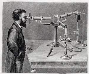Spectroscope to compare the spectra of terrestrial elements to those of celestial bodies