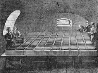 The large pile of Hyde Wollaston built for Humphry Davy in 1807. In 