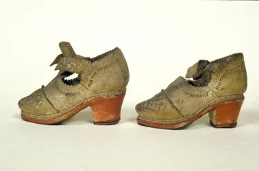 17th century red heel shoe model, Museo del castello, Milan