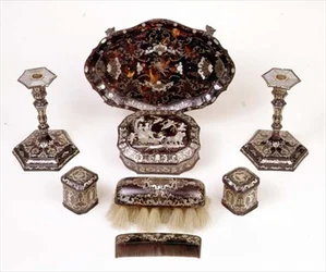 Piqué tortoiseshell dressing table set