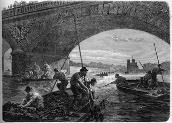 The Paris Commune in 1871. Fishing for weapons thrown into the Seine under the Austerlitz bridge by the Federes (communards) at the time of the final debate of the commune.