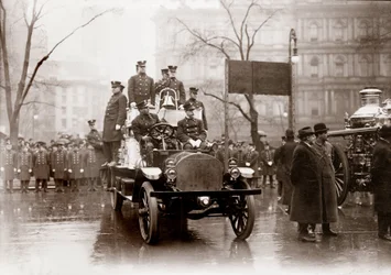 Fire Brigades equipped with new fire pumps and vehicle, New York 1913