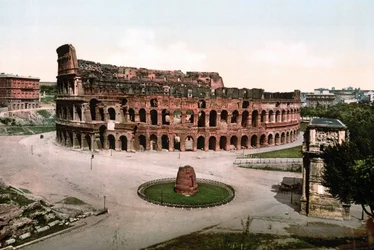 Rome. View of the Colosseum. Photochrome sd. around 1900.