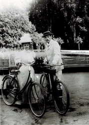 Vladimir Dmitrievich Nabokov (1870-1922) and Elena Ivanovna Rukavishnikova (1876-1939)