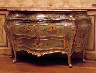 Lacquered and Painted Chest of Drawers from the 18th Century