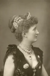Lady Carew, courtier