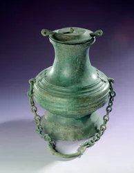 Chinese Art: Bronze Vase from Than-Hoa, Han Period. Paris, Musee Cernuschi