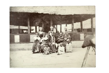 Native Chiefs and Harem, Mendi land