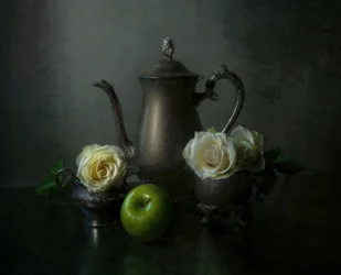 Silver Teapot White Roses